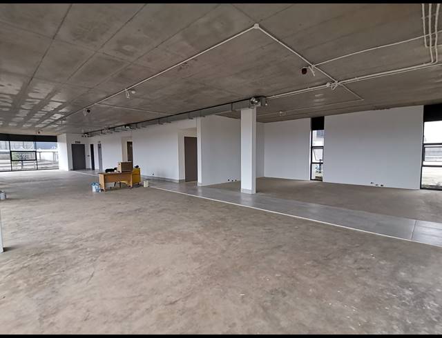 13,000M² WAREHOUSE TO LET IN GLEN MARAIS